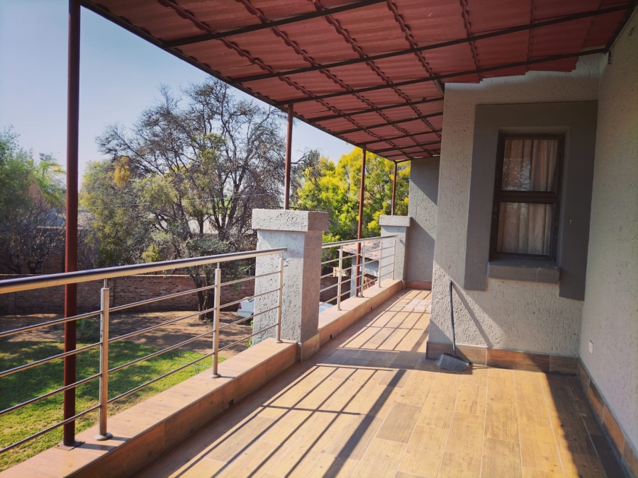 5 Bedroom Property for Sale in Mmabatho Unit 6 North West
